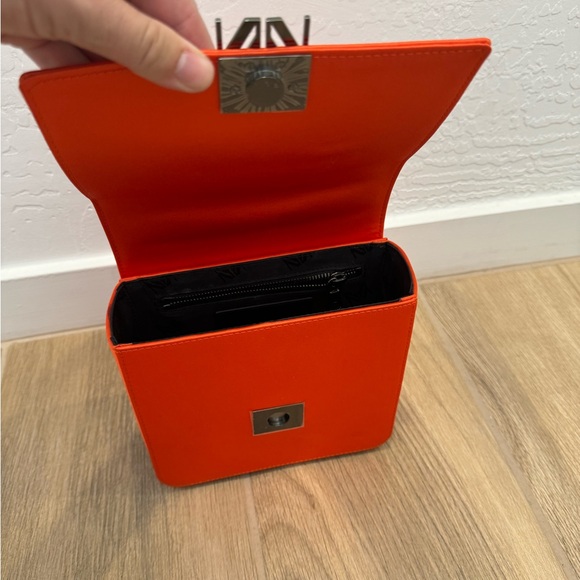 Marcell Von Berlin Flame Colored Money Bag Purse - Picture 4 of 11